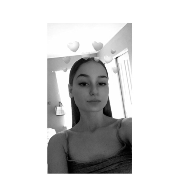 Meet your Posher, Paige - Picture 1 of 1